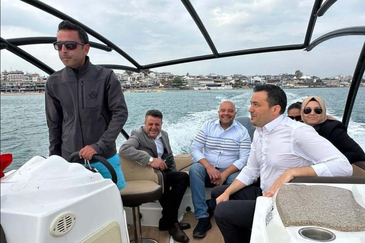 AK Partili aday Umut Tuncer deniz sefasında