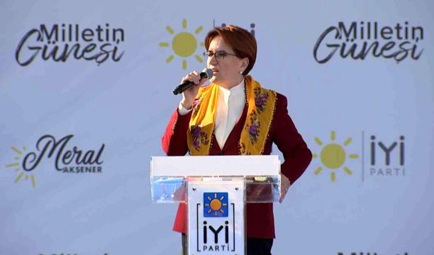 Akşener Denizli’de halkla buluştu..