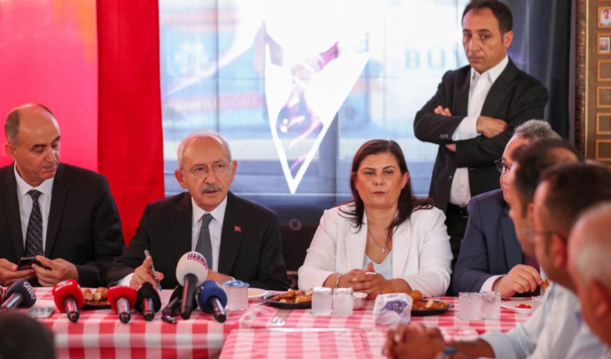 Kılıçdaroğlu, Aydın’da şoför esnafı ile buluştu..