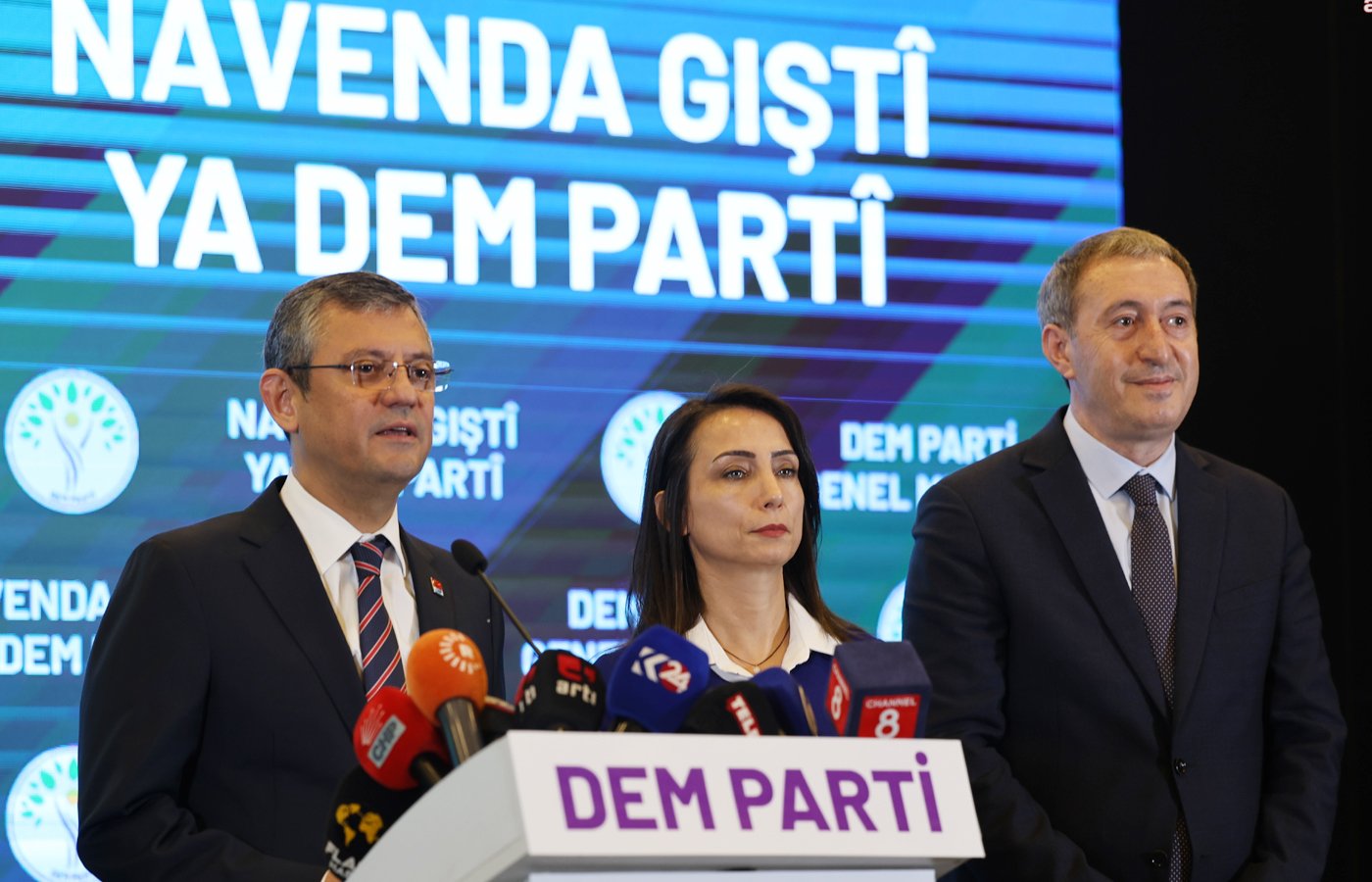 Özgür Özel DEM Parti Eşbaşkanları ile görüştü